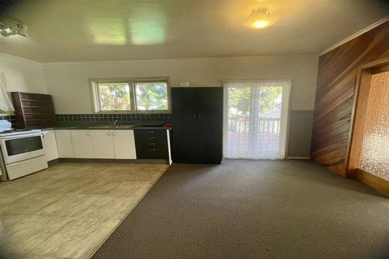 Photo of property in 29 Awaroa Road, Sunnyvale, Auckland, 0612