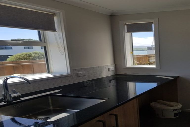 Photo of property in 28b Mana Esplanade, Paremata, Porirua, 5026