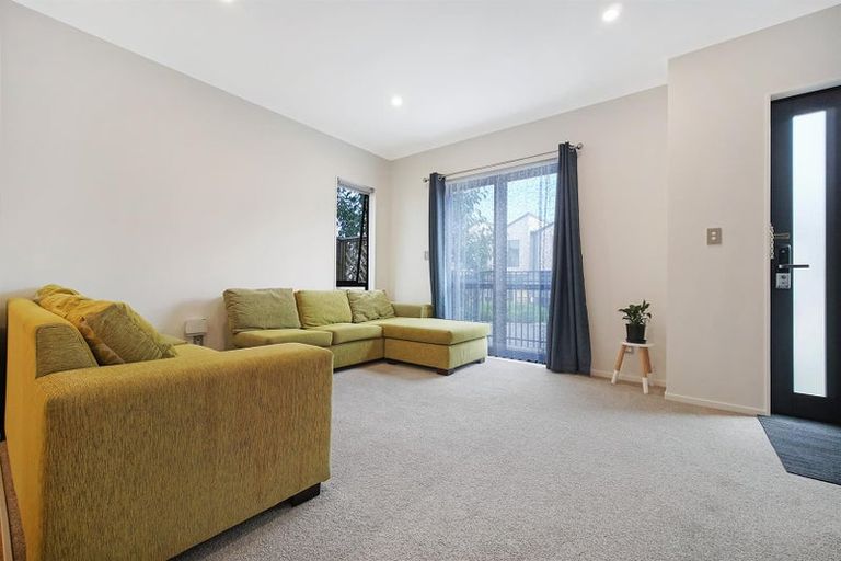 Photo of property in 20 Mahalo Avenue, Wiri, Auckland, 2104