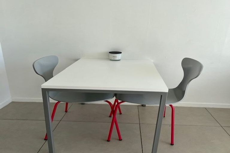 Photo of property in Beresford Apartments, 12/118 Russell Terrace, Berhampore, Wellington, 6023