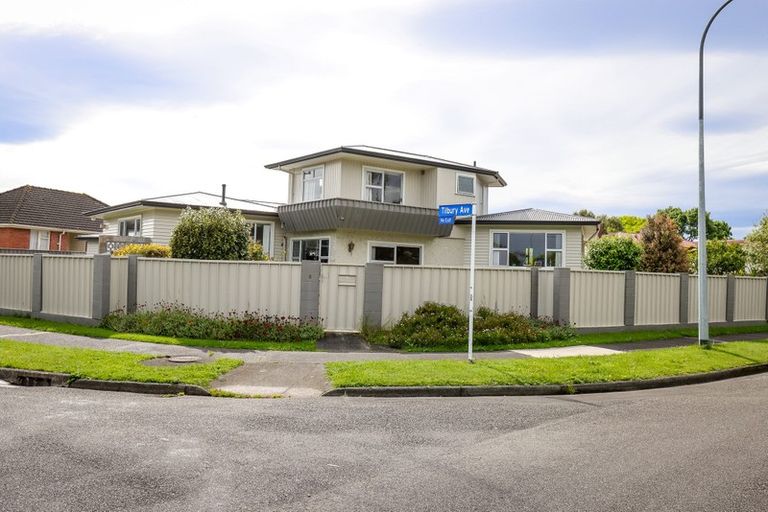 Photo of property in 9 Waterloo Crescent, Hokowhitu, Palmerston North, 4410