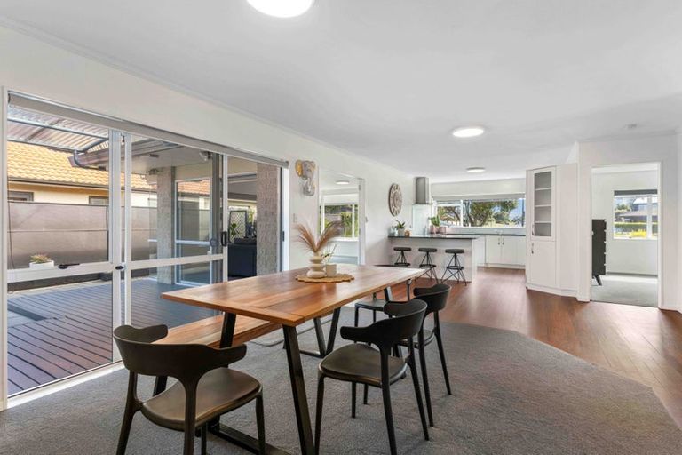 Photo of property in 21 Pacific View Road, Papamoa Beach, Papamoa, 3118