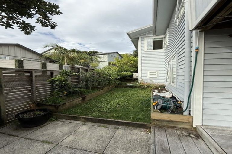 Photo of property in 54e Birkdale Road, Birkdale, Auckland, 0626