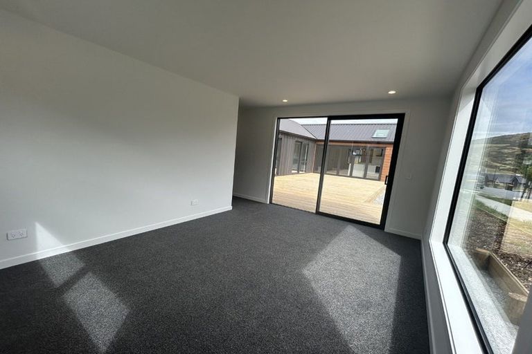 Photo of property in 34 Howden Drive, Jacks Point, 9371