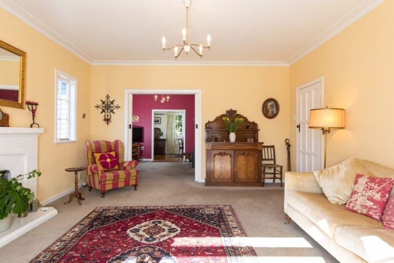Photo of property in 14 Korau Road, Greenlane, Auckland, 1051