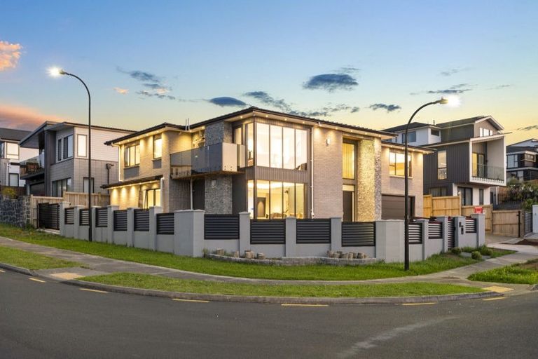 Photo of property in 38 Fernhill Way, Oteha, Auckland, 0632