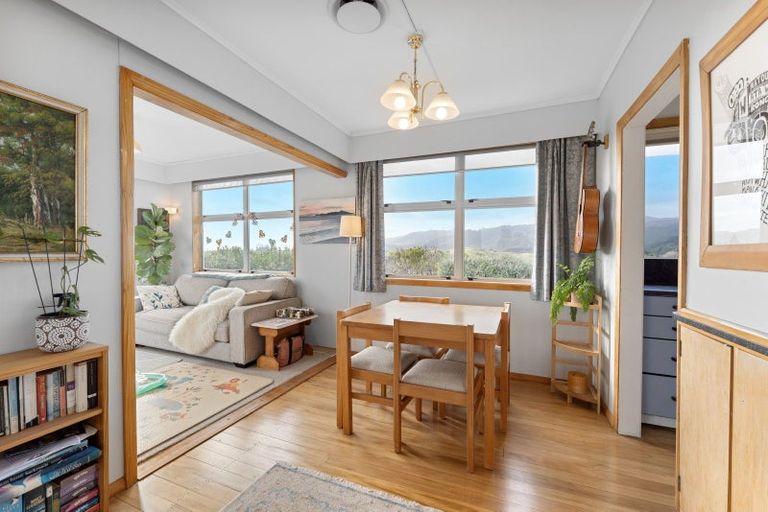 Photo of property in 9 Miriona Grove, Paekakariki, 5034