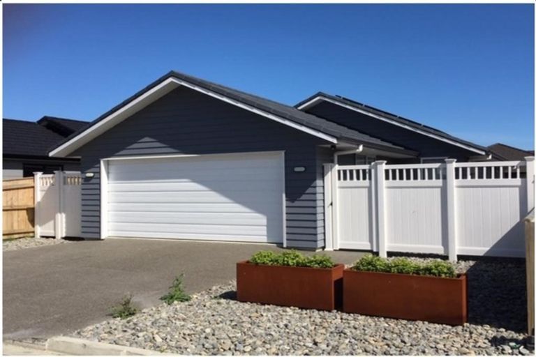 Photo of property in 8 Paioke Street, Waikanae, 5036