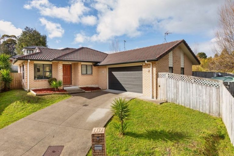 Photo of property in 26 Burton's Drive, Swanson, Auckland, 0614
