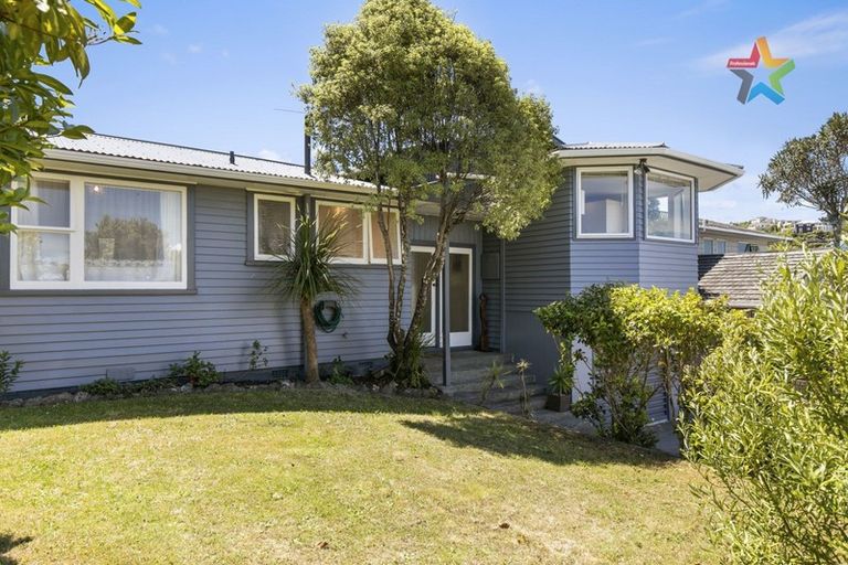 Photo of property in 7 Panorama Grove, Harbour View, Lower Hutt, 5010