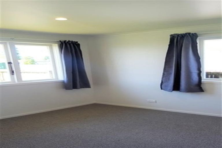 Photo of property in 27 Hill Crescent, Papakura, 2110