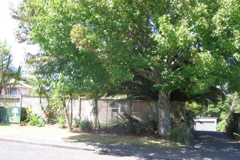 Photo of property in 15 Cunliffe Place, Glenfield, Auckland, 0629