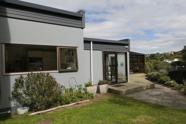 Photo of property in 31 Penryn Drive, Camborne, Porirua, 5026
