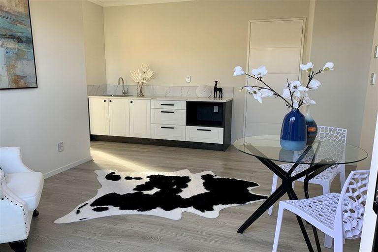 Photo of property in 11 Bunbeg Crescent, Flat Bush, Auckland, 2019