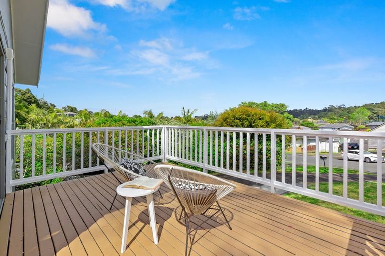 Photo of property in 1/22 Simon Ellice Drive, Bayview, Auckland, 0629