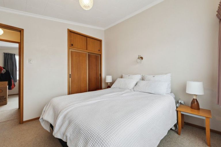 Photo of property in 37 Birdwood Avenue, Moturoa, New Plymouth, 4310