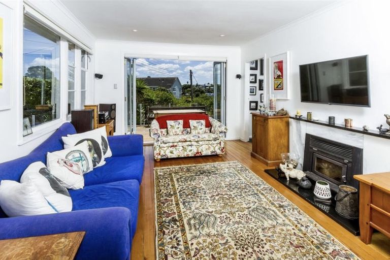 Photo of property in 2 Leander Road, Bayswater, Auckland, 0622