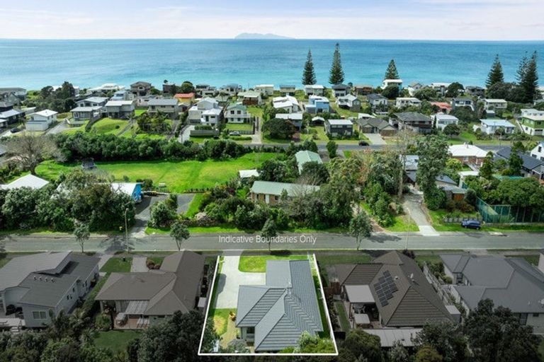 Photo of property in 15 Ian Place, Waihi Beach, 3611