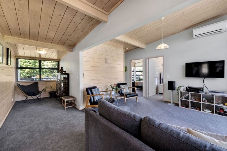 Photo of property in 11 Highfield Place, Highlands Park, New Plymouth, 4312