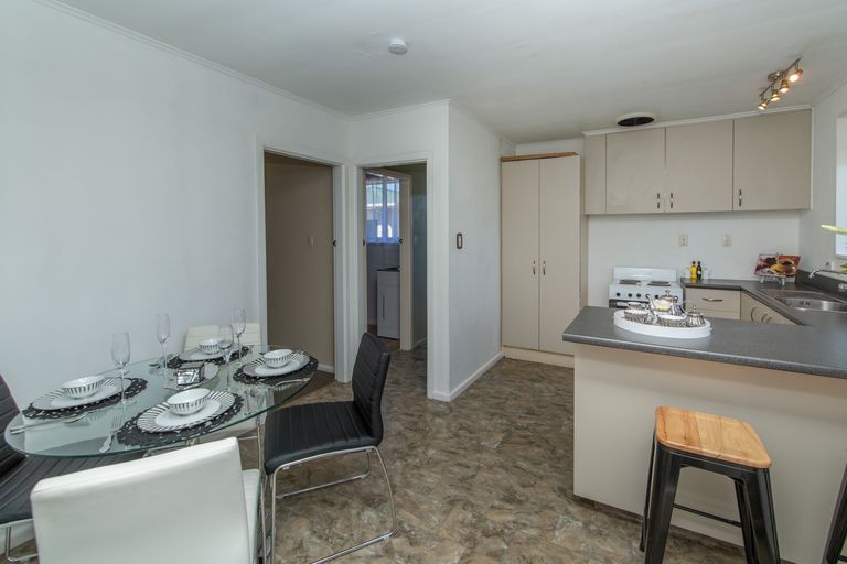 Photo of property in 2/19 Sturrocks Road, Redwood, Christchurch, 8051