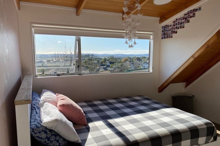 Photo of property in 7 Kerlin Crescent, West Harbour, Auckland, 0618