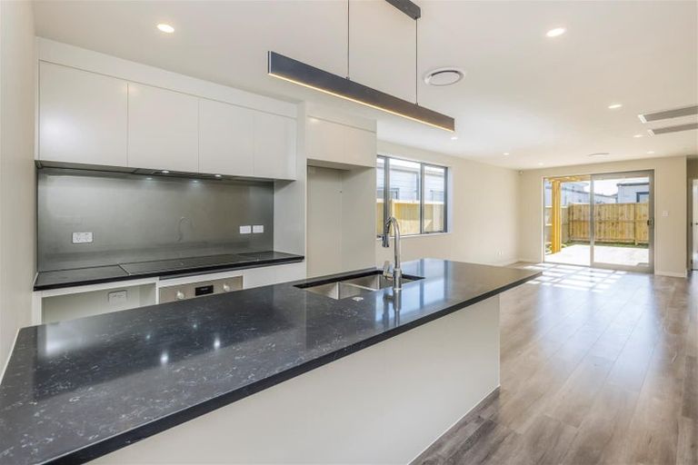 Photo of property in 12 Fredrick Hanson Road, Papakura, 2110