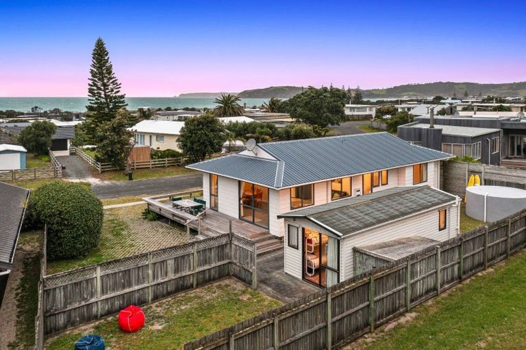 Photo of property in 11 Kitty Frazer Lane, Omaha, 0986