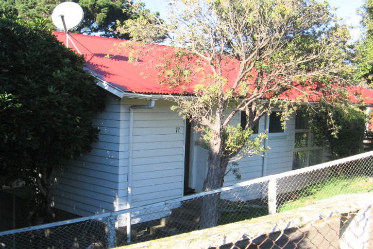 Photo of property in 71 Moorefield Road, Johnsonville, Wellington, 6037