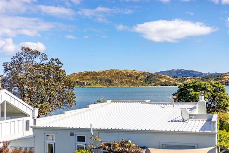 Photo of property in 5a Beach Road, Plimmerton, Porirua, 5026