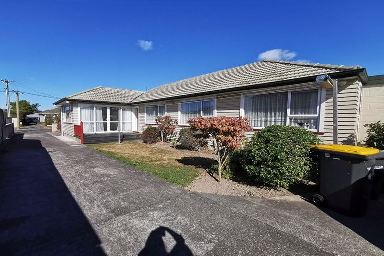 Photo of property in 2/11 Manor Place, Bryndwr, Christchurch, 8053