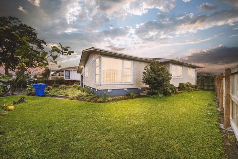 Photo of property in 21 Convair Crescent, Mangere, Auckland, 2022