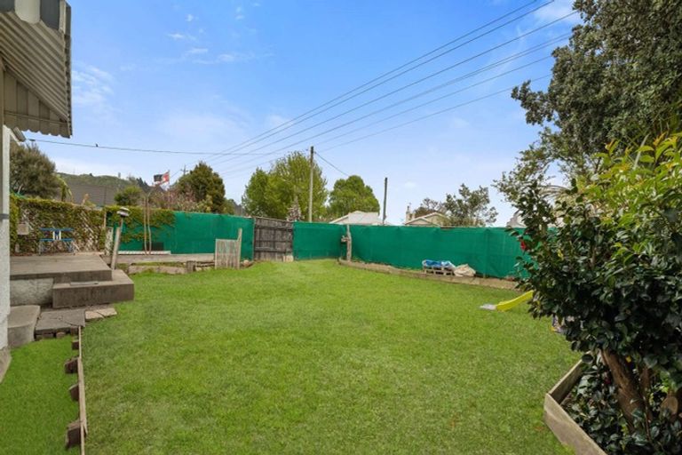 Photo of property in 17 De Lautour Road, Kaiti, Gisborne, 4010