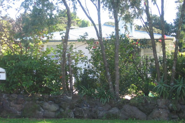Photo of property in 71 Smythe Road, Henderson, Auckland, 0612
