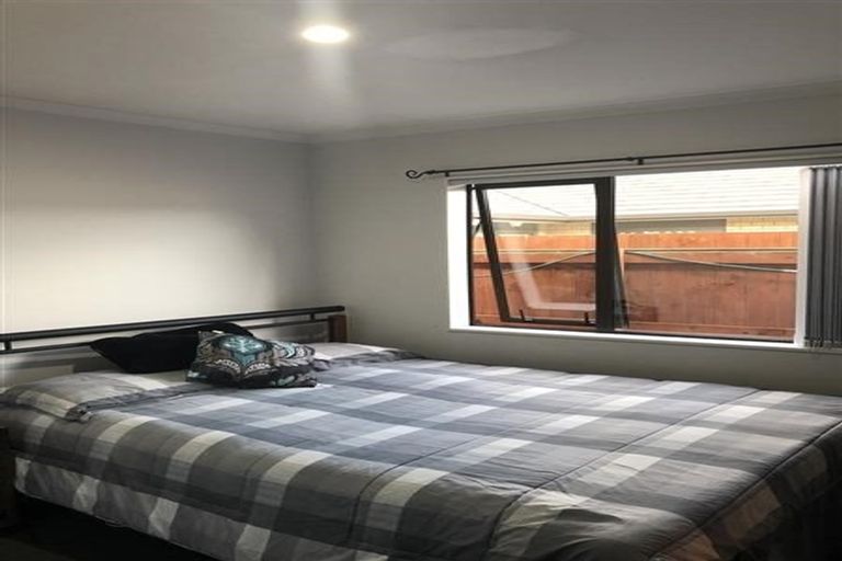 Photo of property in 33 Sun Valley Grove, Wainuiomata, Lower Hutt, 5014