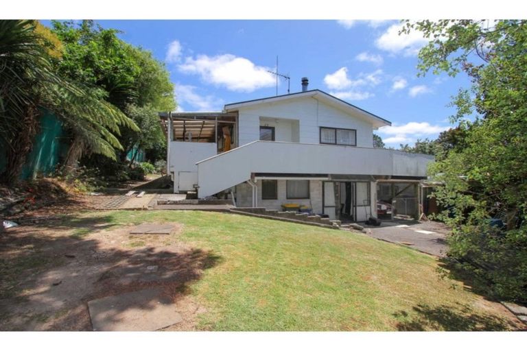 Photo of property in 22 Zingaro Place, Massey, Auckland, 0614