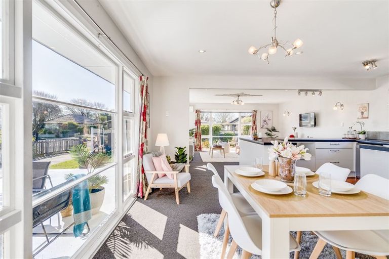 Photo of property in 21 Fairmont Place, Hornby, Christchurch, 8042