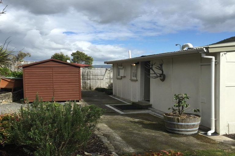 Photo of property in 106 Akatarawa Road, Birchville, Upper Hutt, 5018