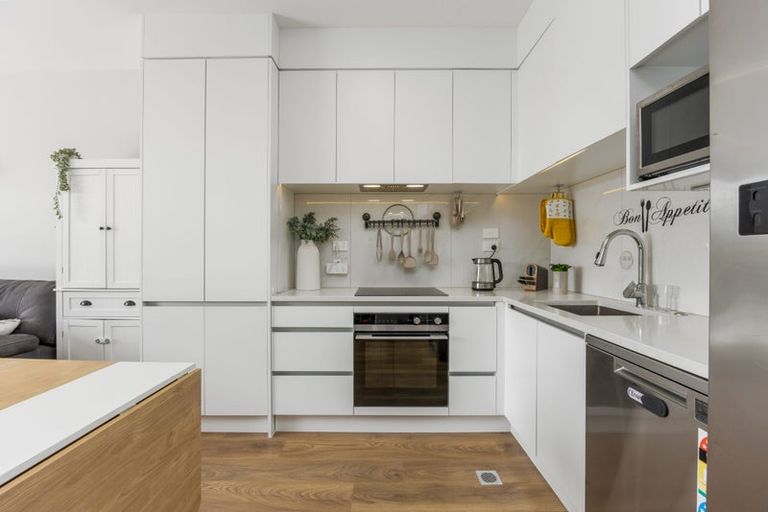 Photo of property in 11a Rockpool Road, Orewa, 0931