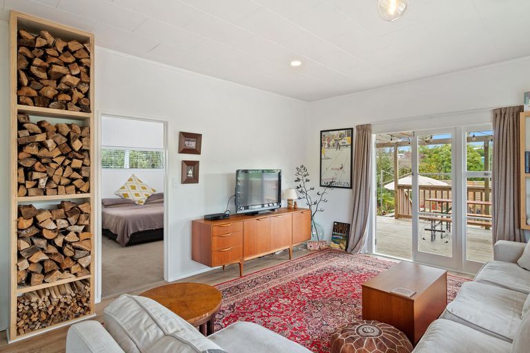 Photo of property in 44 Hillview Road, Waihi Beach, 3611