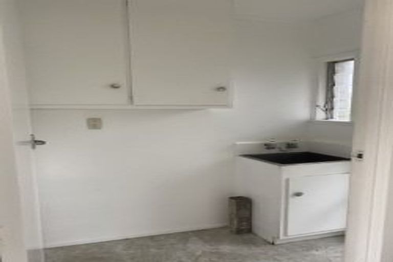 Photo of property in 2/176 Archers Road, Glenfield, Auckland, 0629