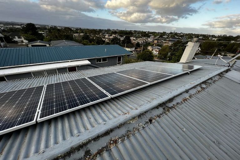 Photo of property in 41 Sunnyside Road, Sunnyvale, Auckland, 0612