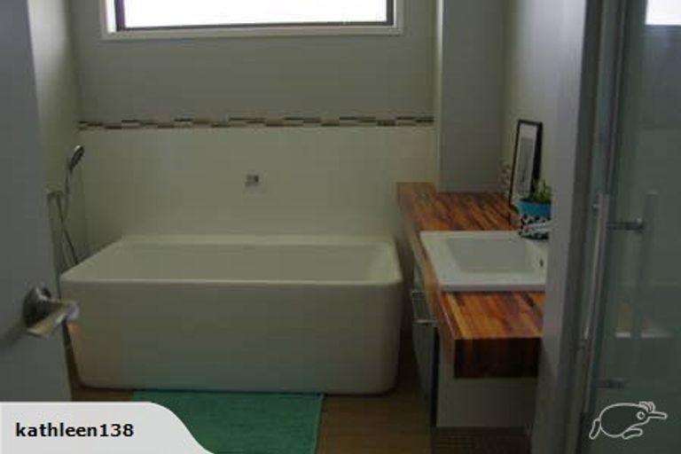 Photo of property in 55 Pitcairn Street, Oakura, 4314