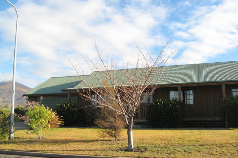 Photo of property in 3 Glenfinnon Place, Wanaka, 9305