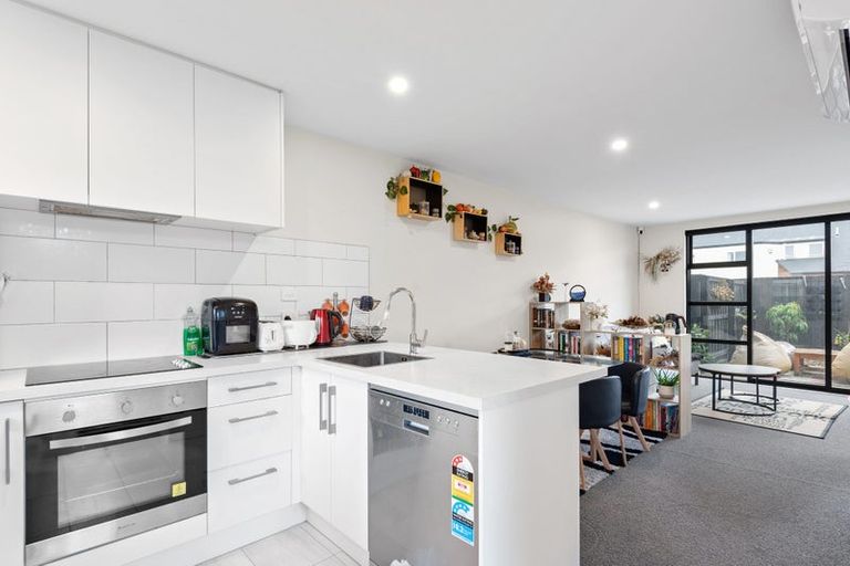 Photo of property in 8/68 Barbour Street, Waltham, Christchurch, 8011