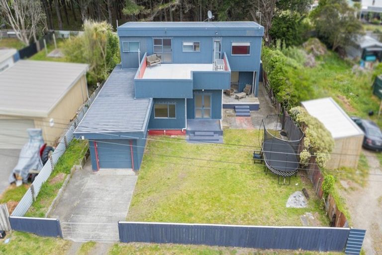 Photo of property in 32 Himatangi Street, Himatangi Beach, Foxton, 4891