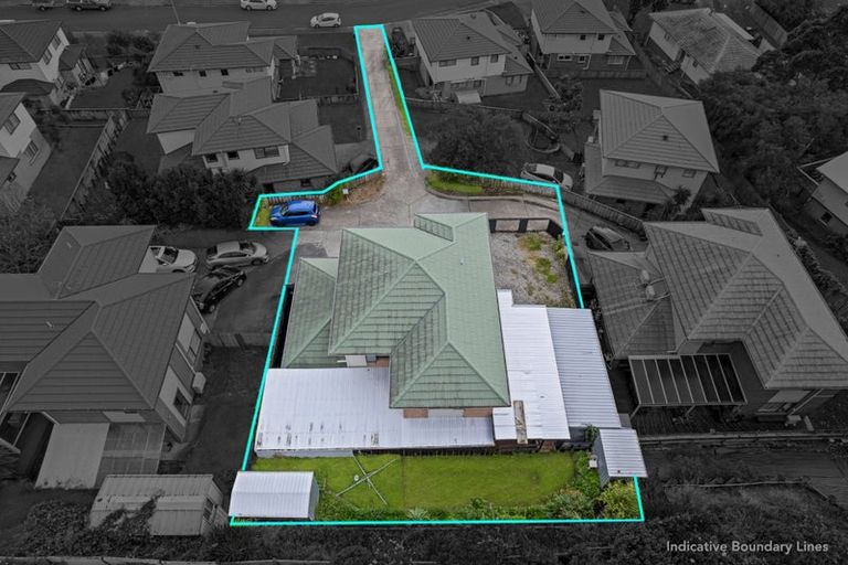 Photo of property in 56 Claverdon Drive, Massey, Auckland, 0614