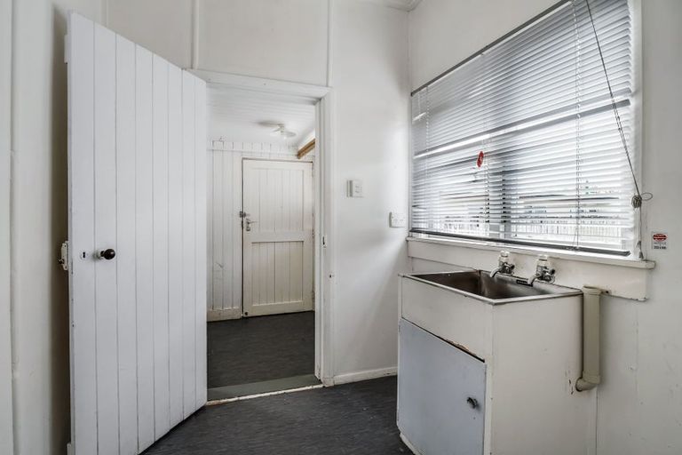 Photo of property in 9b Worcester Street, West End, Palmerston North, 4410