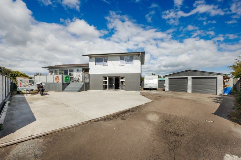 Photo of property in 16 Dunk Place, Milson, Palmerston North, 4414