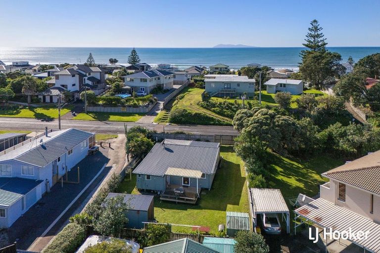 Photo of property in 106 Dillon Street, Waihi Beach, 3611