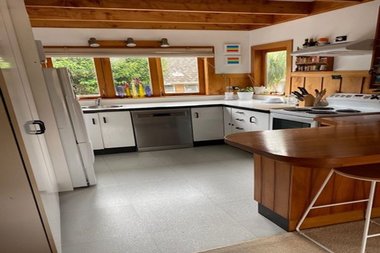 Photo of property in 1/66 Nile Road, Milford, Auckland, 0620